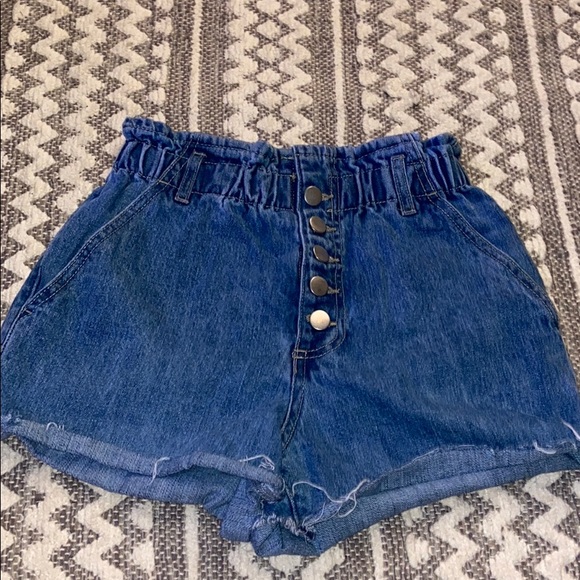 high waisted jean shorts - Picture 1 of 3